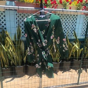 Green flowery short dress